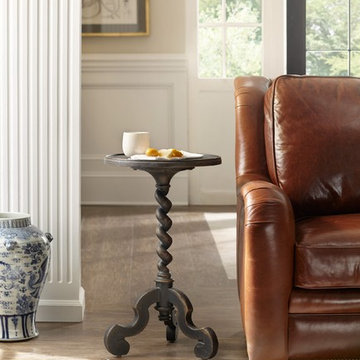 Hooker Furniture Hill Country Living Room Poteet Accent Martini Table