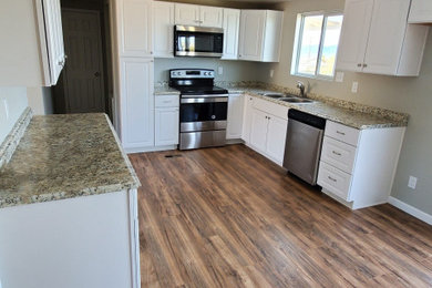 Kitchen - kitchen idea in Phoenix
