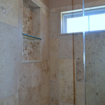 Kinder Hall Bath