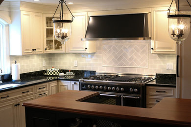 Kitchen - kitchen idea in Boston