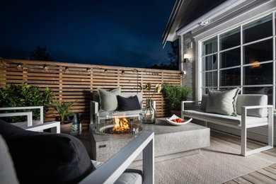Cette image montre une terrasse minimaliste.