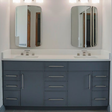 Open Layout Main Bathroom