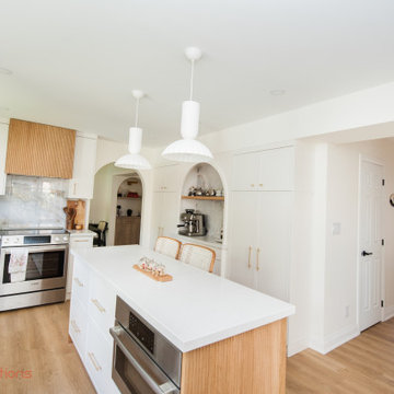 Organic Texture, Sophisticated Form: Story of a Transitional Kitchen
