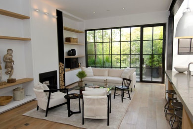 Minimalist living room photo in San Francisco