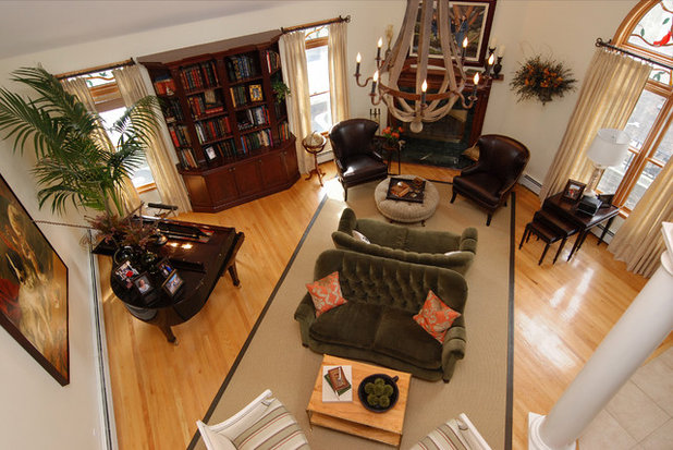 Traditional  Traditional Family Room