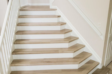 Staircase - modern staircase idea in Miami