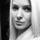 Rhea Bromleys foto