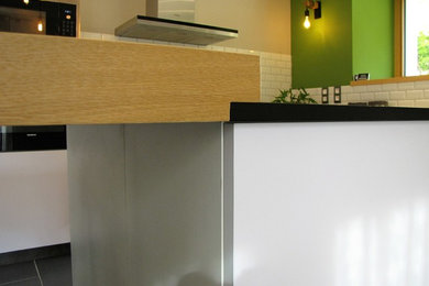 Contemporary kitchen in Dijon.
