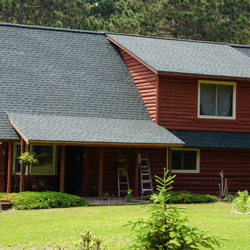 GAF Timberline HD Shingles, "Hunter Green" on "Red" Log House