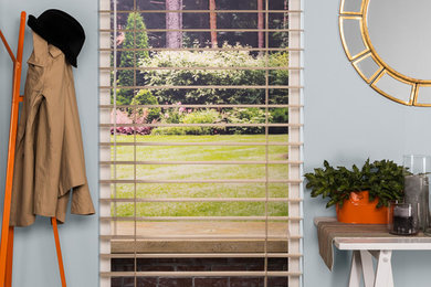 Example of a cottage chic entryway design in San Diego
