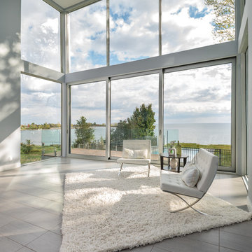 Promenade Modern Lake House