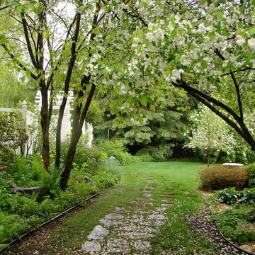 Traditional Design Blended with Nature