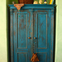 Distressing furniture