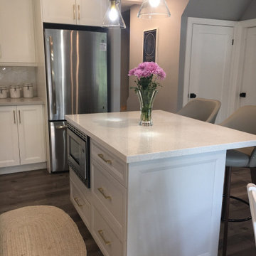 Seemless Traditional and Modern Kitchen