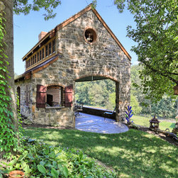 Traditional Rustic Residential Home - Landscaping Stones And Pavers