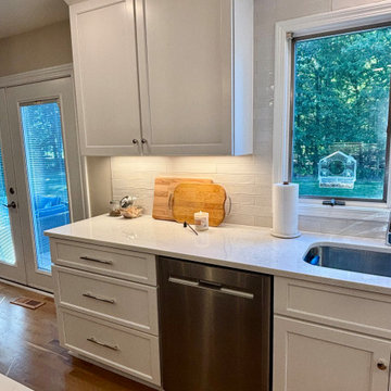 Avon Lake Landerwood Lane Kitchen