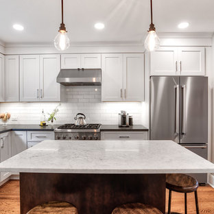 Pendant Lights Over the Kitchen Island