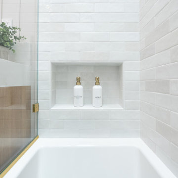 Abbott - Traditional Hall Bath