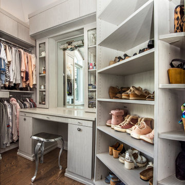 Transitional Closet Dressing Room West Wall