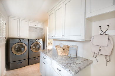Example of a classic laundry room design in Houston
