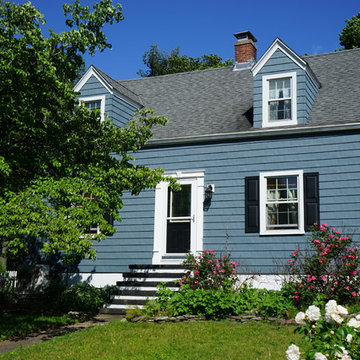 Kaycan Perfection Cedar Shakes: Cobalt Blue with Sunrise Verde Windows. Sidetex