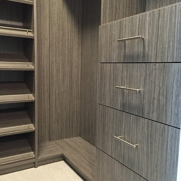 Short North Contemporary Walk-In