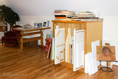 Kitchen pantry - kitchen pantry idea in Charleston