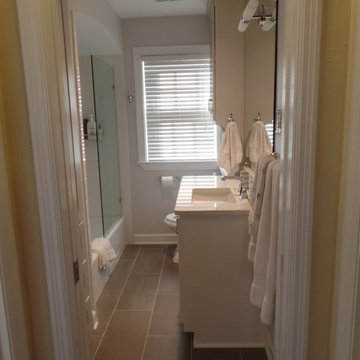 Holmes Circle Bathroom