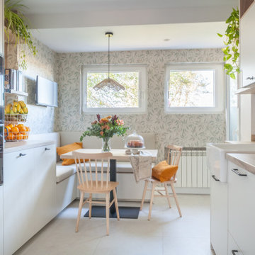 Cocina luminosa y acogedora