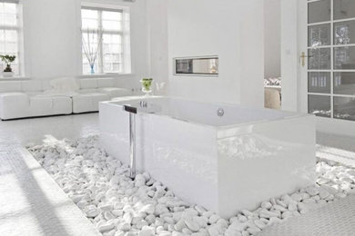 Bathroom - bathroom idea in Toronto