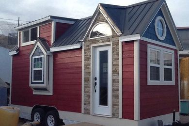 Inspiration for a timeless shed remodel in Austin