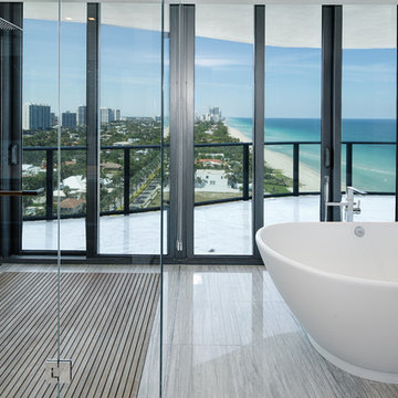 Single-floor condo, 360-degree views