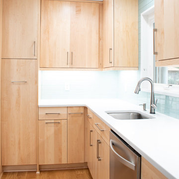 Natural Maple Modern Kitchen