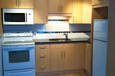 Inspiration for a modern kitchen remodel in Vancouver