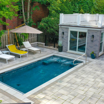 Hinsdale, IL Compact Rectilinear Swimming Pool with Automatic Pool Cover