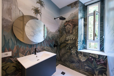 Design ideas for a contemporary powder room in Milan.