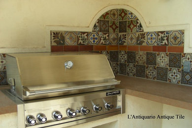 Tuscan home bar photo in Miami
