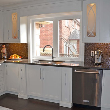 Two-tone Transitional Kitchen