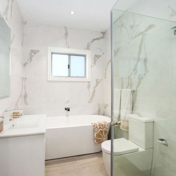 This ensuite packs a punch