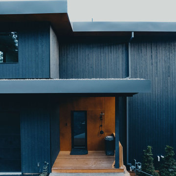 White Salmon Bluff Home