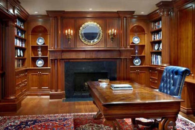 Elegant home office photo in Milwaukee