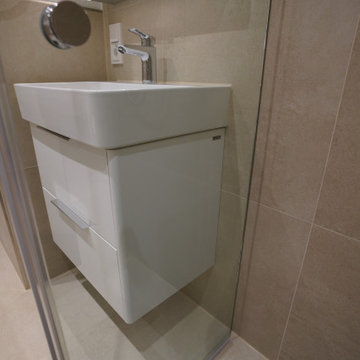 Aus einem Badezimmer wird ein Duschbad in München Bogenhausen