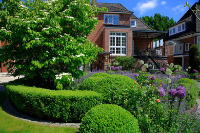 Photo of a country garden in Hamburg.