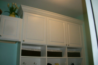 Example of a classic laundry room design in New York