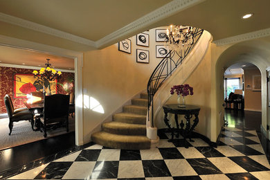 This is an example of a traditional entryway in Los Angeles.