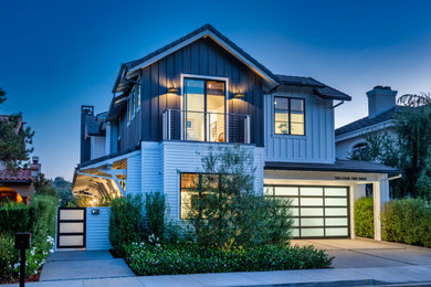 Inspiration for a cottage exterior home remodel in Los Angeles