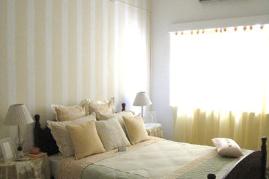バンガロールにあるトラディショナルスタイルのおしゃれな寝室のレイアウト
