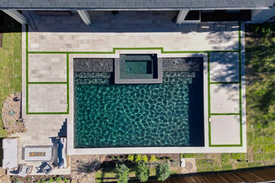 Minimalist pool photo in Dallas