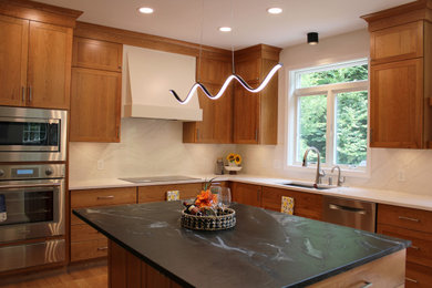 Inspiration for a timeless kitchen remodel in Boston