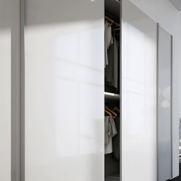 High-End Design Built-in Closet with Sliding Doors